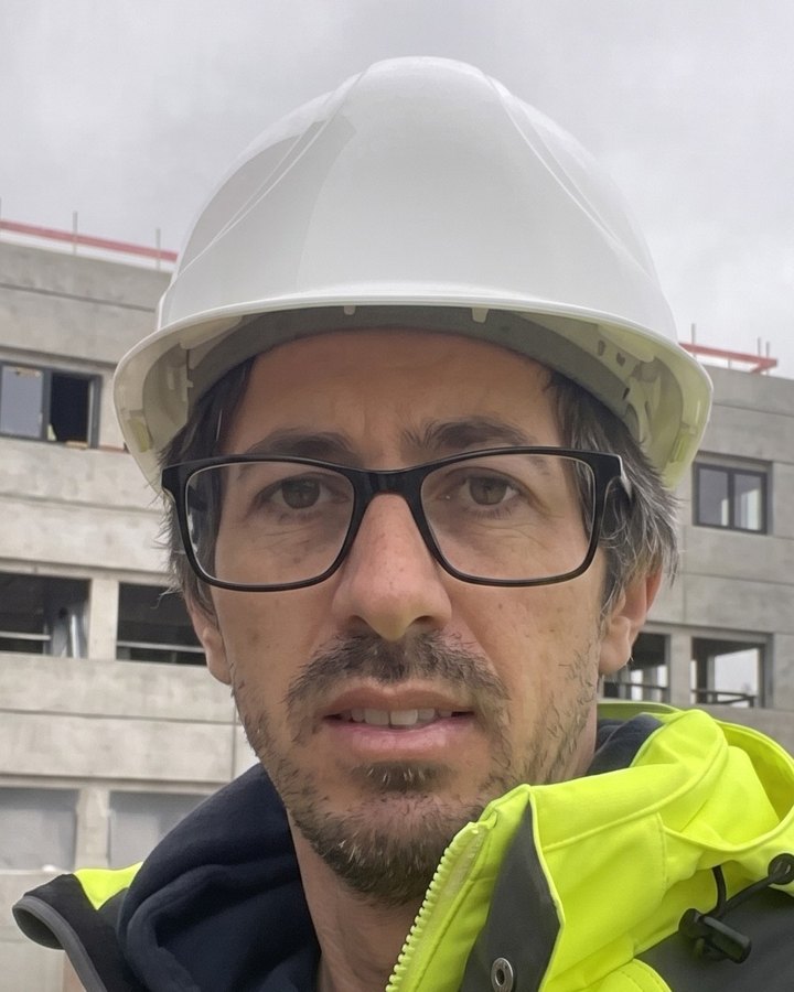 Mohamed Djemal auf der Baustelle